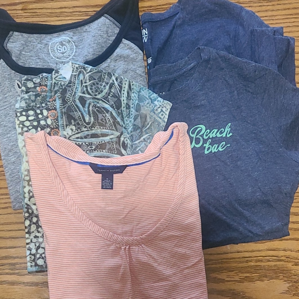 Lot junior medium shirts